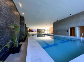 Luxury 3BR Apartment w Pool, Spa & Stunning Views